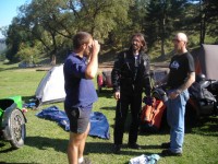 DSCN2113.JPG (206.29 KiB) Viewed 46998 times Marius, cu ochelari şi înfipt în costum moto.