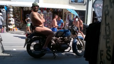 WP_20150802_10_08_39_Pro.jpg (337.95 KiB) Viewed 19972 times Poză BONUS: Cicloburu în chiloţi, pentru că... de-aia!