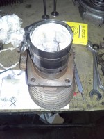 introducere_piston_ural_m72.jpg